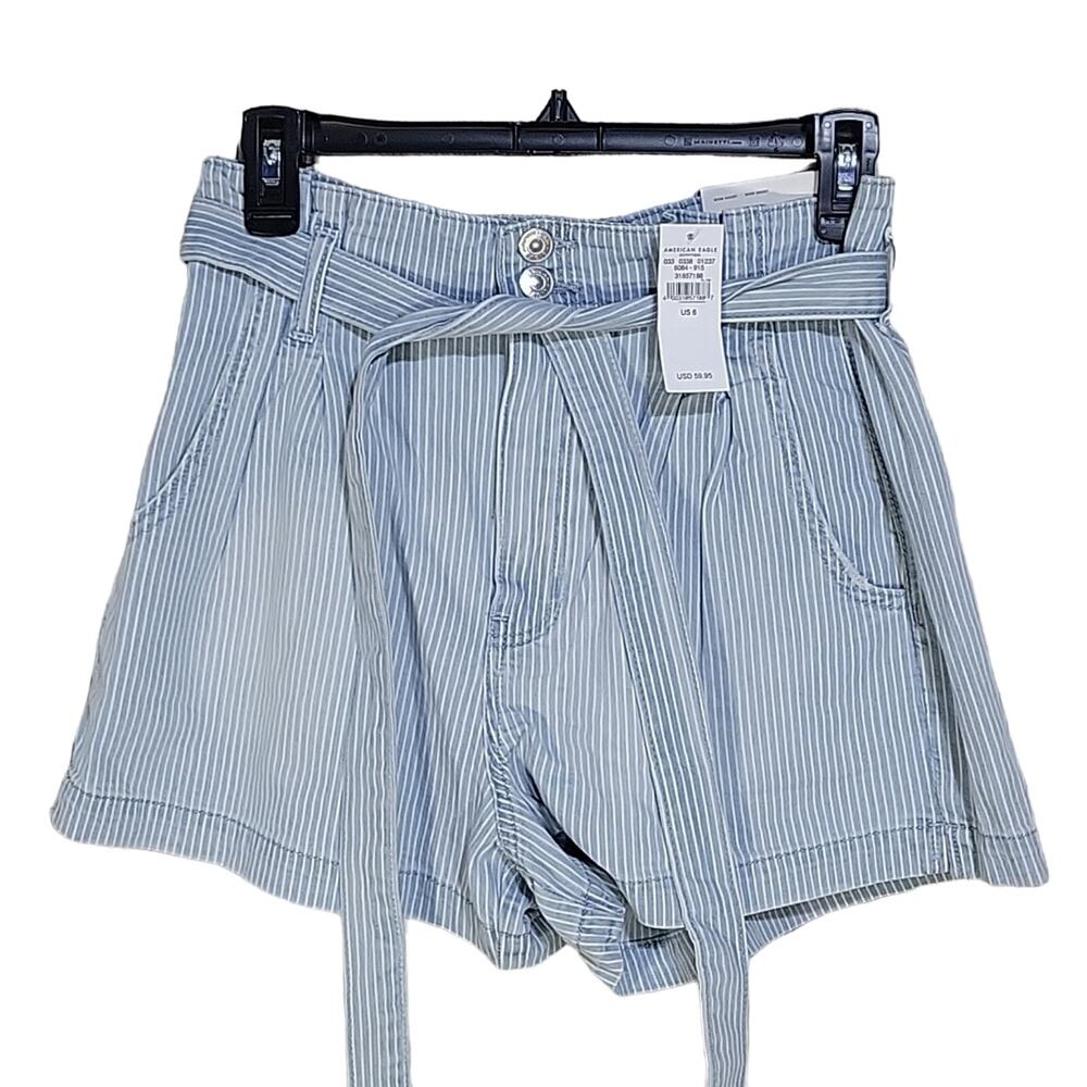 American Eagle Light Blue White Pinstriped Mom Shorts Jean Shorts Size 6 NWT